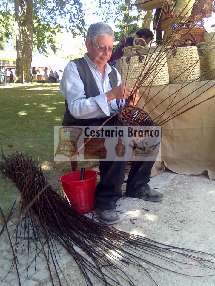Eventos e Feiras - Demonstração de fabrico de artesanato em vime